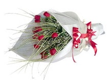 Ankara Sincan ostim çiçek siparişi firma ürünümüz 11 adet gülden görsel buket çiçeği